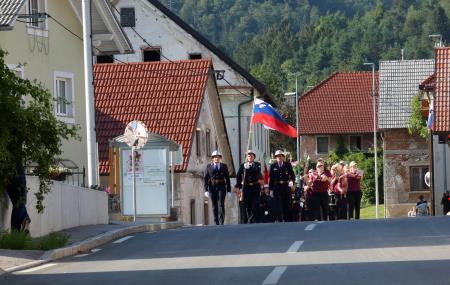 100 letnica PGD Begunje  gasilska parada 03 Foto Ljubo Vukelič